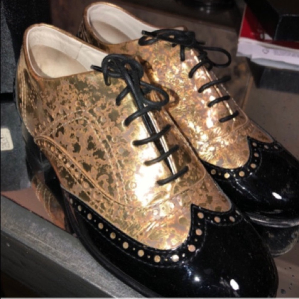 CHANEL OXFORDS SHOES - Picture 2 of 5
